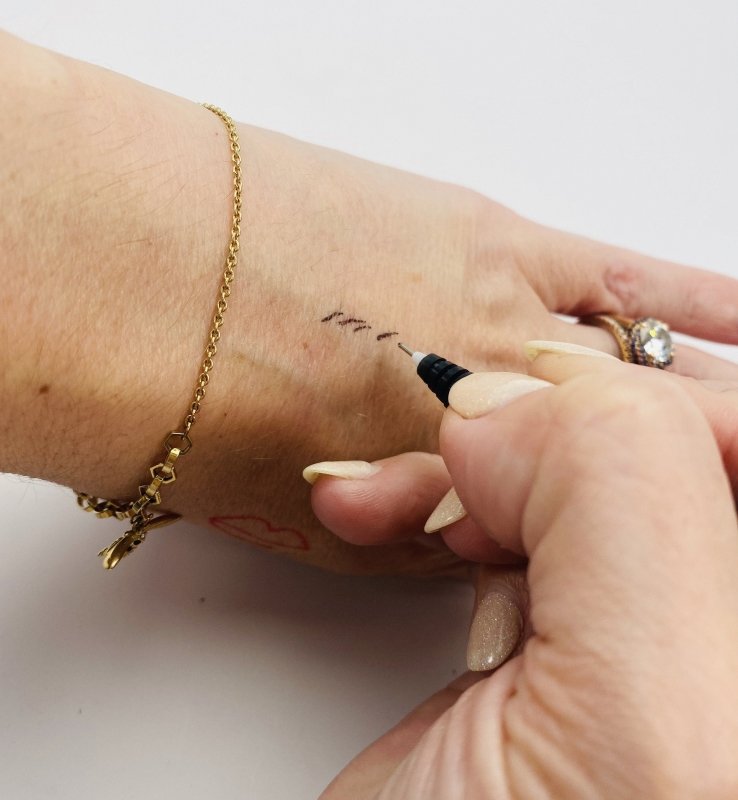 Black Tattoo Skin Marker - Eyeliner PMU - HYVE Beauty